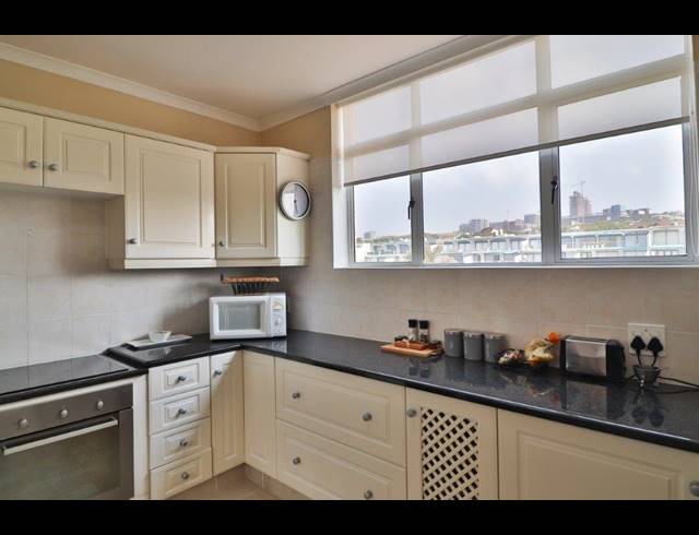 2 BEDROOM APARTMENT FOR SALE IN UMHLANGA CENTRAL